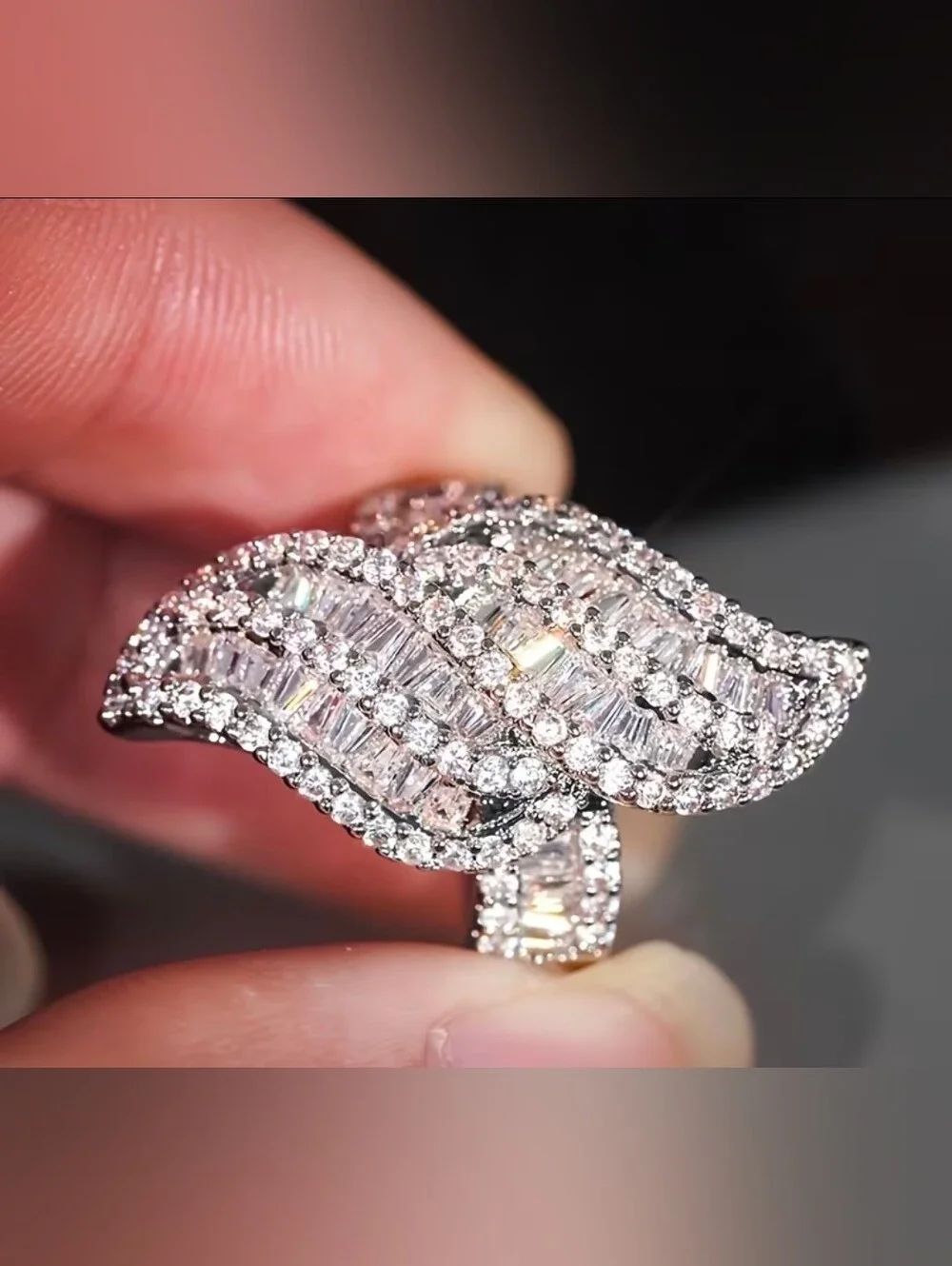 $8 Each Or Bundle 5/$20 Sparkling Silver Crystal Leaf Statement Ring Size 7